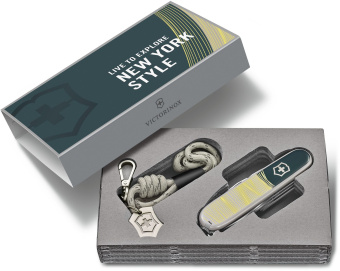 Нож перочинный Victorinox Companion New York Style (1.3909.E223) 91мм 16функц. зеленый с чехлом подар.коробка - купить недорого с доставкой в интернет-магазине