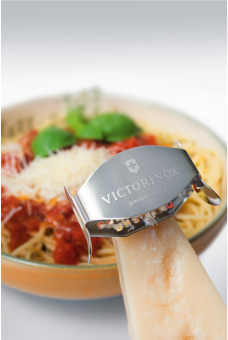 Терка для сыра Victorinox 7.6076 серебристый - купить недорого с доставкой в интернет-магазине