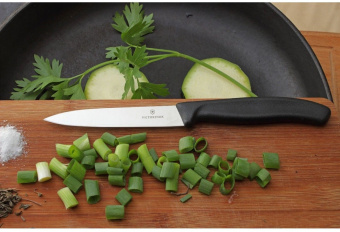 Нож кухонный Victorinox Swiss Classic (6.7703) стальной для чистки овощей и фруктов лезв.100мм прямая заточка черный без упаковки - купить недорого с доставкой в интернет-магазине