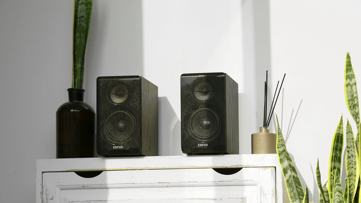 Колонки Edifier R33BT 2.0 черный/черный 10Вт BT