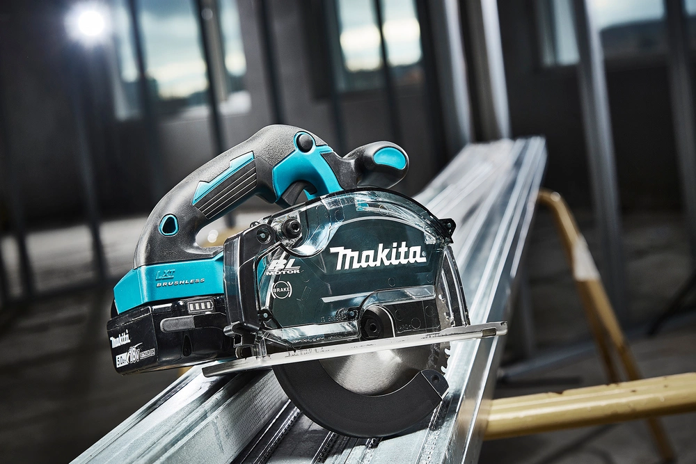 Циркулярная пила (дисковая) Makita DCS553Z (ручная) D диска.:150мм