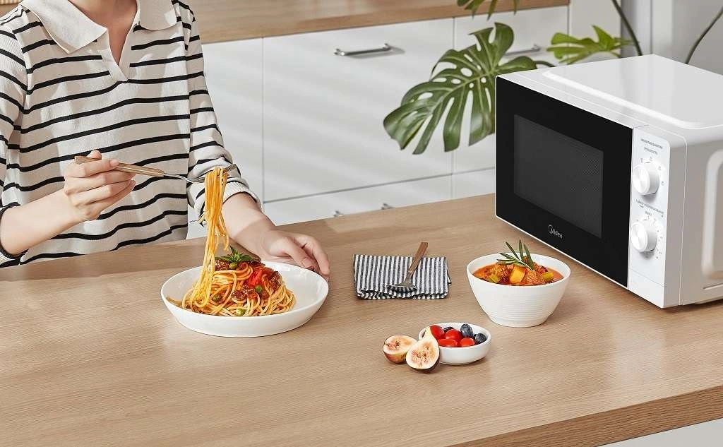 Микроволновая Печь Midea MM719M2Z-W 19л. 700Вт белый