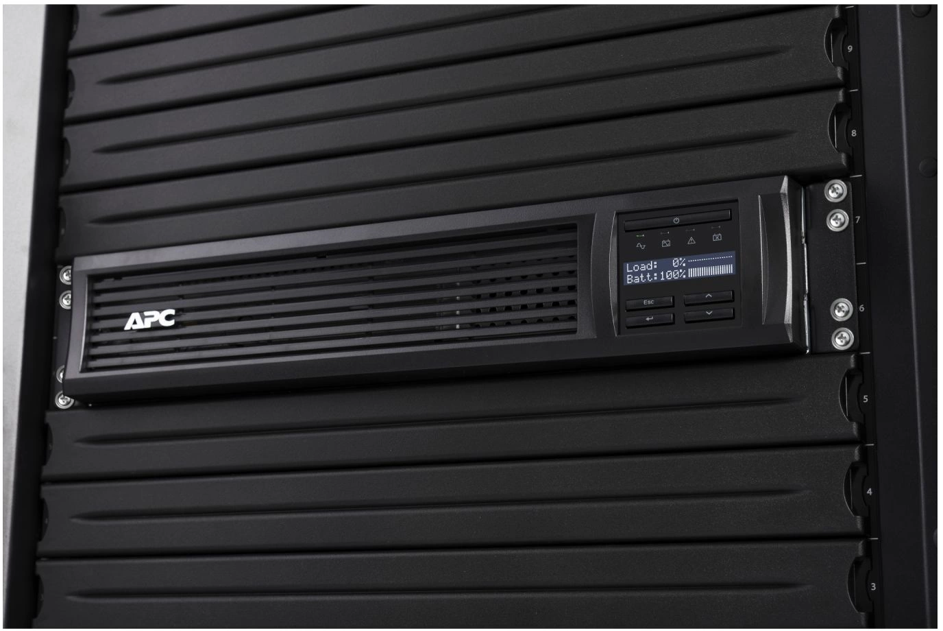 Источник бесперебойного питания APC Smart-UPS SMT750RMI2UC 500Вт 750ВА черный