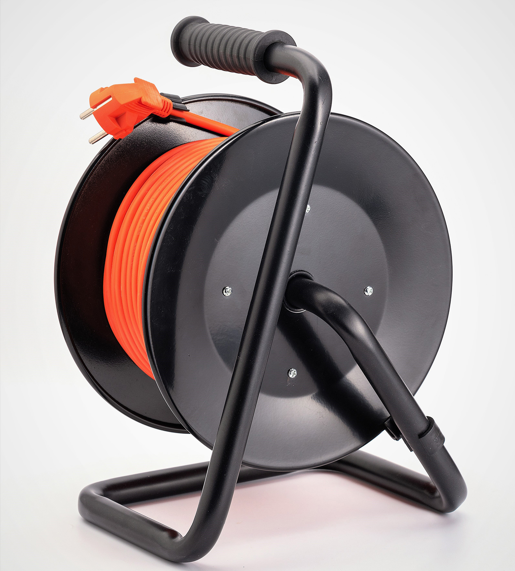 Удлинитель силовой Starwind ST-PSR4.20/G-20 3x1.5кв.мм 4розет. 20м ПВС 20A катушка оранжевый