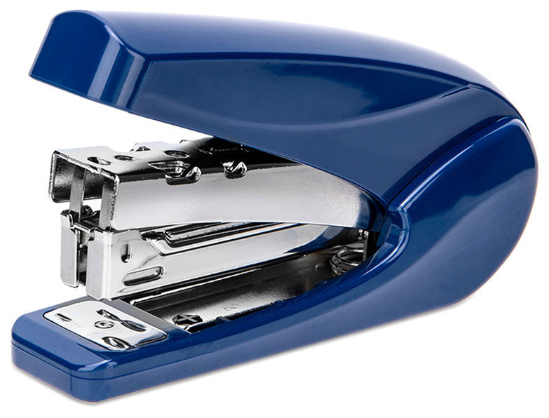 Степлер Deli 0421BLUE 24/6 26/6 (30листов) снижение усилия синий 50скоб коробка