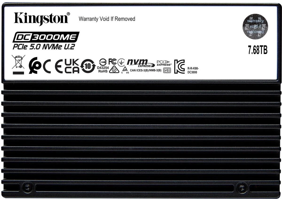 Накопитель SSD Kingston PCIe 5.0 x4 7.68TB SEDC3000ME/7T6 1825 DWPD