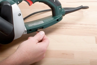 Шлифмашина ленточная Metabo BAE 75 - купить недорого с доставкой в интернет-магазине