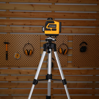Уровень лазер. Deko DKLL16 & tripod 1 m 2кл.лаз. 520нм цв.луч. зеленый 16луч. (065-0233) - купить недорого с доставкой в интернет-магазине