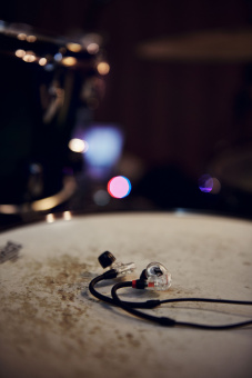 Наушники вкладыши Sennheiser IE 100 Pro 1.3м прозрачный/черный проводные в ушной раковине (508941) - купить недорого с доставкой в интернет-магазине