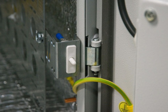 Шкаф коммутационный ЦМО (ШТВ-Н-15.6.5-4ААА-Т1) настенный 15U 600x530мм пер.дв.металл несъемн.бок.пан. 150кг серый 120град. 750мм всепогодный с вентилятором с нагревателем укомплектованный - купить недорого с доставкой в интернет-магазине