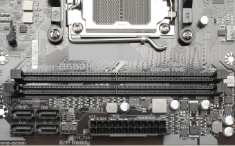 Материнская плата Gigabyte B650M S2H SocketAM5 AMD B650 2xDDR5 mATX AC`97 8ch(7.1) GbLAN RAID+VGA+HDMI+DP - купить недорого с доставкой в интернет-магазине