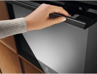 Духовой шкаф Электрический Electrolux EOE8P39H черный - купить недорого с доставкой в интернет-магазине