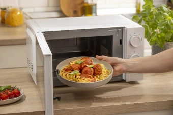 Микроволновая Печь Gorenje MO20CE1W5 20л. 700Вт белый - купить недорого с доставкой в интернет-магазине