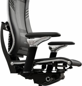 Кресло руководителя эргономичное Метта Yoga Spine Triumph B2 (Черный CC.50.15.13A) черный сиденье черный сет./экокожа с подголов. крестов.5-луч. металл хром - купить недорого с доставкой в интернет-магазине