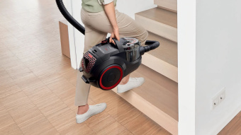 Пылесос Bosch BGS21POW2 2000Вт черный/красный - купить недорого с доставкой в интернет-магазине