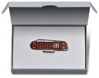 Нож перочинный Victorinox Classic Precious Alox (0.6221.4011G) 58мм 5функц. коричневый подар.коробка - купить недорого с доставкой в интернет-магазине