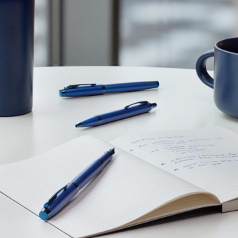 Ручка шариков. Parker IM Monochrome K328 (2172966) Blue PVD M син. черн. подар.кор. - купить недорого с доставкой в интернет-магазине