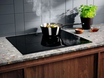 Индукционная варочная поверхность Electrolux EIS62443 черный - купить недорого с доставкой в интернет-магазине