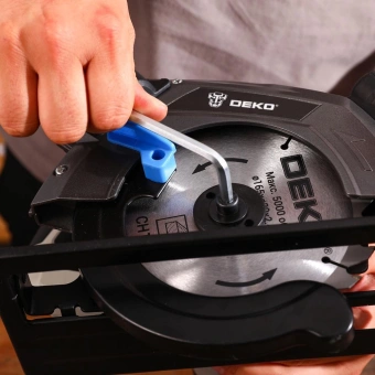 Циркулярная пила (дисковая) Deko CSDK-1500 PRO 1500Вт (ручная) D диска.:165мм (085-1150) - купить недорого с доставкой в интернет-магазине