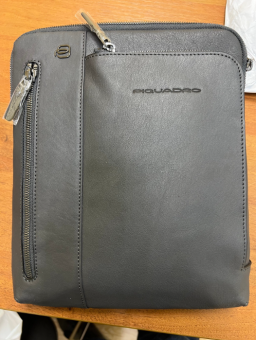 Сумка Piquadro Black Square CA1816B3/BLU4 темно-синий натур.кожа - купить недорого с доставкой в интернет-магазине