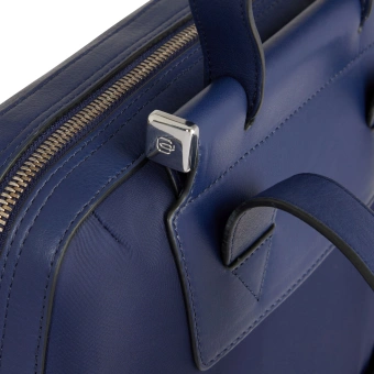 Рюкзак женский Piquadro Lyra CA4576W92T/BLU темно-синий нейлон/натур.кожа - купить недорого с доставкой в интернет-магазине