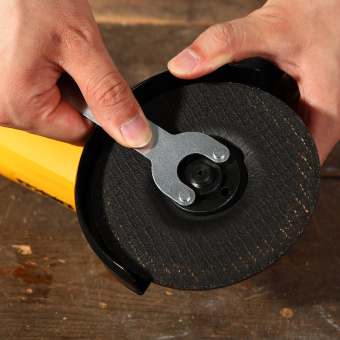 Углошлифовальная машина Deko DKAG1500 1500Вт 11500об/мин рез.шпин.:M14 d=125мм (063-4297) - купить недорого с доставкой в интернет-магазине