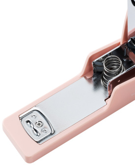 Степлер Deli NS084-RD Nusign 24/6 26/6 (20листов) красный 100скоб коробка - купить недорого с доставкой в интернет-магазине