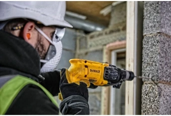 Перфоратор DeWalt D25033K-QS патрон:SDS-plus уд.:2.1Дж (кейс в комплекте) - купить недорого с доставкой в интернет-магазине