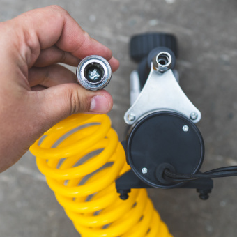 Автомобильный компрессор Starwind CC-280 35л/мин шланг 3м - купить недорого с доставкой в интернет-магазине