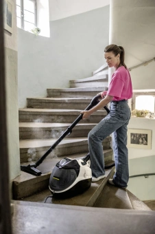 Пароочиститель напольный Karcher SV 7 2200Вт белый/черный - купить недорого с доставкой в интернет-магазине