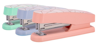 Степлер Deli E0402F Macaron 24/6 26/6 (25листов) ассорти закрытый/открытый коробка - купить недорого с доставкой в интернет-магазине