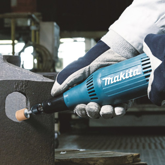 Гравер Makita GD0603 240Вт - купить недорого с доставкой в интернет-магазине