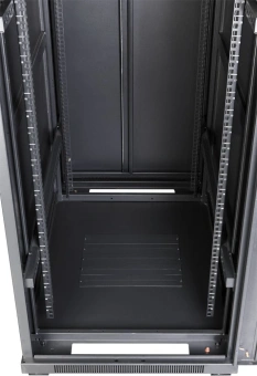 Шкаф коммутационный Lanmaster (TWT-CBB-37U-6X10-P1) напольный 37U 600x1000мм пер.дв.перфор. задн.дв.перфор.2-хст. 800кг черный IP20 сталь - купить недорого с доставкой в интернет-магазине