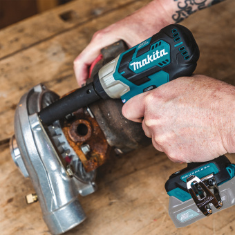 Гайковерт Makita TW161DZ аккум. патрон:квад.3/8" (кейс в комплекте) - купить недорого с доставкой в интернет-магазине
