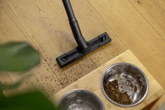 Пылесос моющий Karcher SE 4 Plus 1000Вт белый/черный - купить недорого с доставкой в интернет-магазине