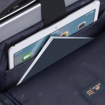 Рюкзак для ноутбука 15.6" Riva 7760 черный полиэстер - купить недорого с доставкой в интернет-магазине