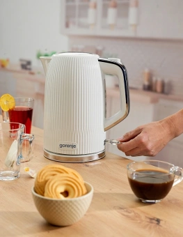 Чайник электрический Gorenje K17DPW 1.7л. 2200Вт белый/серебристый корпус: металл/пластик - купить недорого с доставкой в интернет-магазине
