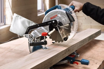 Торцовочная пила Bosch GCM 216 1300Вт 4800об/мин d=216мм - купить недорого с доставкой в интернет-магазине