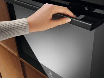 Духовой шкаф Электрический Electrolux EOC9P3XH черный - купить недорого с доставкой в интернет-магазине