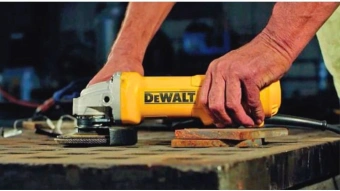 Углошлифовальная машина DeWalt DWE4217-QS 1200Вт 11000об/мин рез.шпин.:M14 d=125мм - купить недорого с доставкой в интернет-магазине