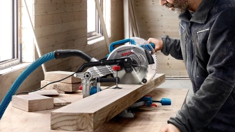 Торцовочная пила Bosch GCM 216 1300Вт 4800об/мин d=216мм - купить недорого с доставкой в интернет-магазине