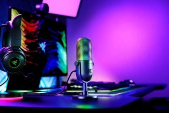 Микрофон проводной Razer Seiren V3 Chroma черный - купить недорого с доставкой в интернет-магазине