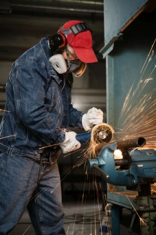 Углошлифовальная машина Энгельс УШМ 9-125 Р 900Вт 12000об/мин рез.шпин.:M14 d=125мм (0.701.020.011) - купить недорого с доставкой в интернет-магазине