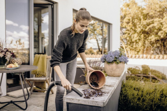 Строительный пылесос Karcher WD 3 S V-19/4/20 (YSY) 1000Вт (уборка: сухая/влажная/выдув/сбор воды) желтый - купить недорого с доставкой в интернет-магазине