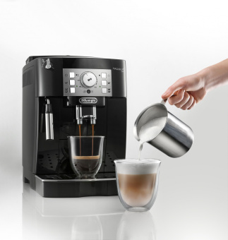 Кофемашина Delonghi Magnifica ECAM22.114.B 1450Вт черный - купить недорого с доставкой в интернет-магазине