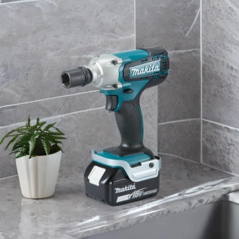 Гайковерт Makita DTW190RME аккум. патрон:квад.1/2" (кейс в комплекте) - купить недорого с доставкой в интернет-магазине
