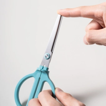 Ножницы Deli ENS051 BLUE Nusign офисные 180мм ручки пластиковые титановое покрытие сталь голубой - купить недорого с доставкой в интернет-магазине