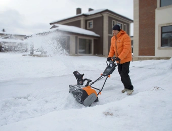 Снегоуборщик электр. Daewoo DAST 3000E 3кВт - купить недорого с доставкой в интернет-магазине