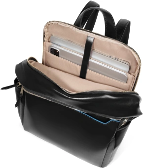 Рюкзак женский Piquadro Blue Square CA6678B2/N черный кожа - купить недорого с доставкой в интернет-магазине