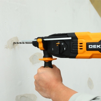 Перфоратор Deko DKH850W патрон:SDS-plus уд.:3Дж 850Вт (кейс в комплекте) - купить недорого с доставкой в интернет-магазине